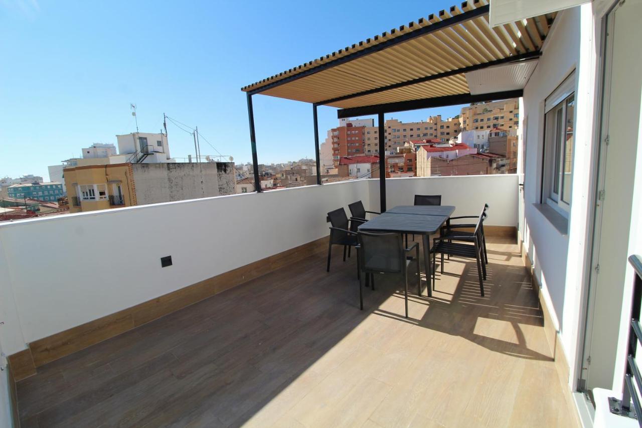 Atico Loft De Lujo Con Terraza Espectacular Y Vista A Los 2 Castillos Apartment Alicante Bagian luar foto