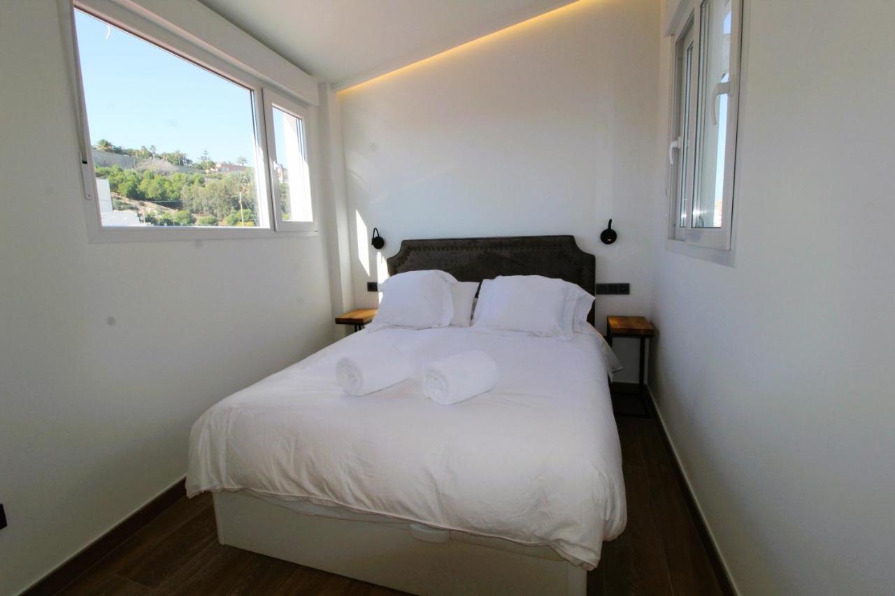 Atico Loft De Lujo Con Terraza Espectacular Y Vista A Los 2 Castillos Apartment Alicante Bagian luar foto