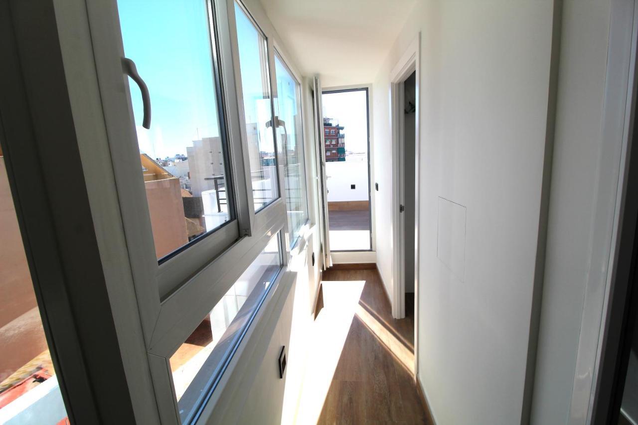 Atico Loft De Lujo Con Terraza Espectacular Y Vista A Los 2 Castillos Apartment Alicante Bagian luar foto