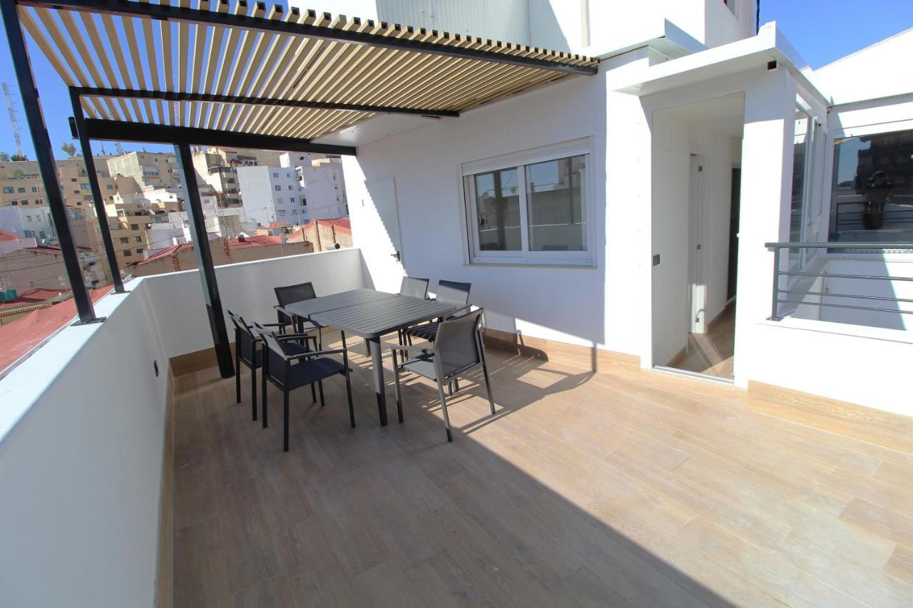Atico Loft De Lujo Con Terraza Espectacular Y Vista A Los 2 Castillos Apartment Alicante Bagian luar foto